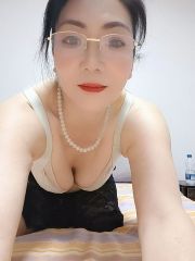 小姐姐人白逼粉口活还很棒